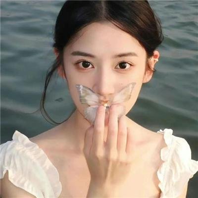 爱丽丝镜中奇遇